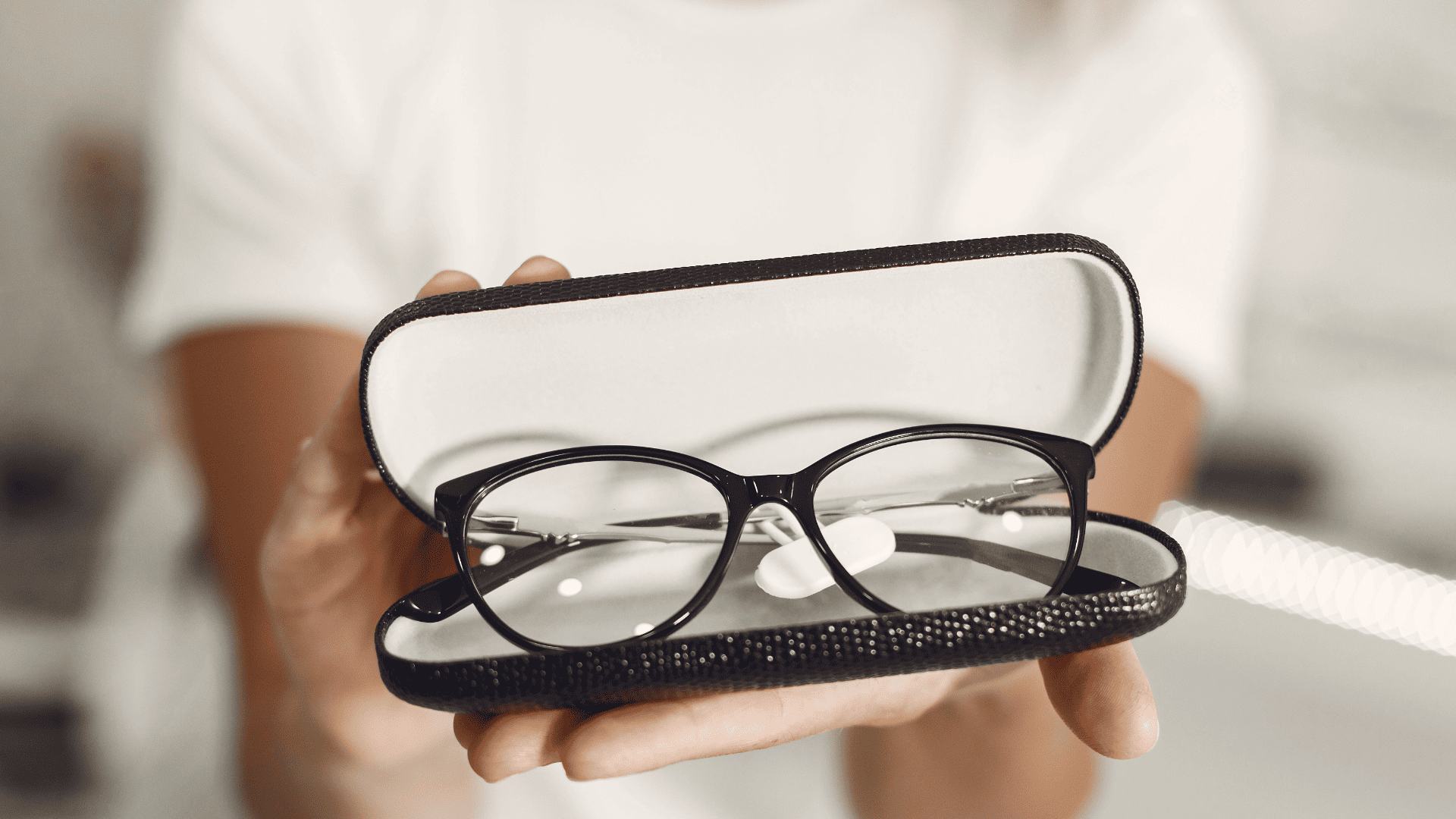 handsome-man-optics-shop