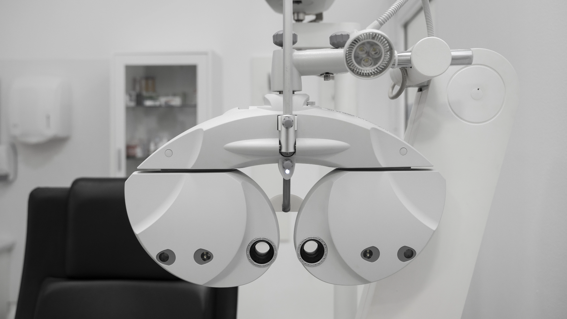 ophthalmologist-s-office-with-modern-machine
